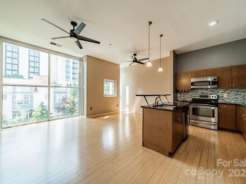 279 Mcdonald Avenue, Charlotte, NC 28203.  MLS# CAR4281695, YatesRealty ID 29367. 