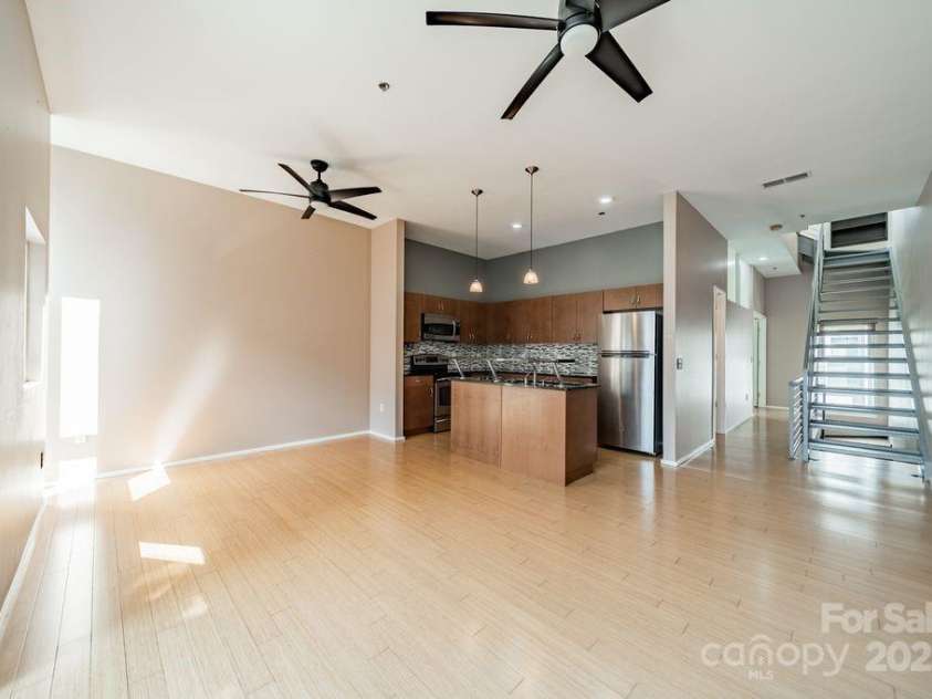 279 Mcdonald Avenue, Charlotte, NC 28203.  MLS# CAR4281695, YatesRealty ID 29367. 