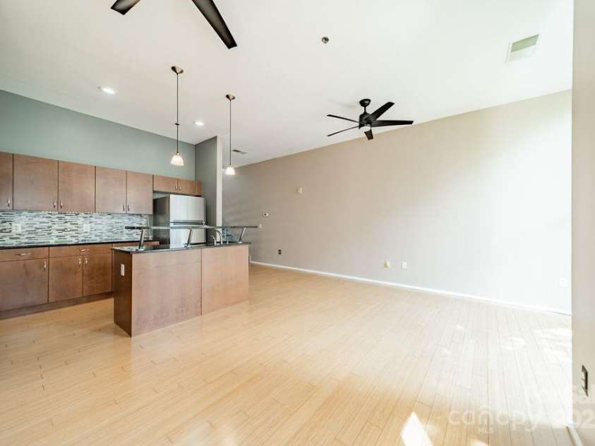 279 Mcdonald Avenue, Charlotte, NC 28203.  MLS# CAR4281695, YatesRealty ID 29367. 