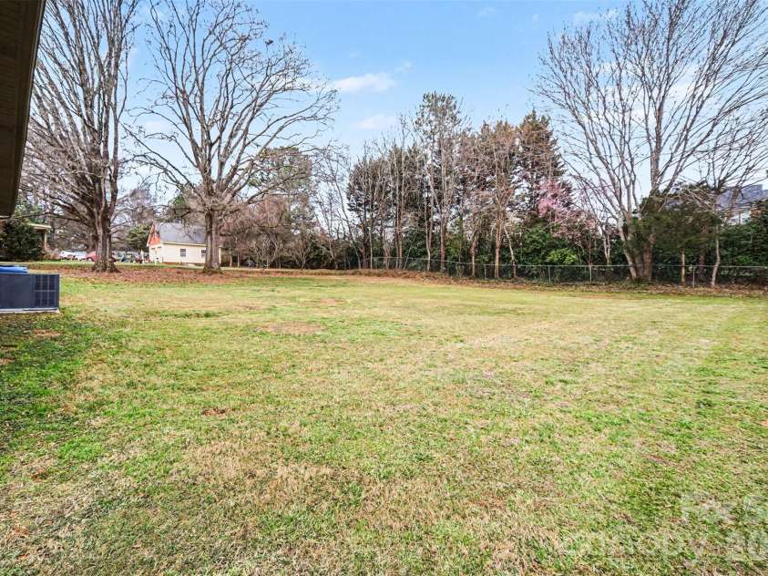 5502 Chicopee Drive, Mint Hill, NC 28227.  MLS# CAR4351670, YatesRealty ID 29367. 