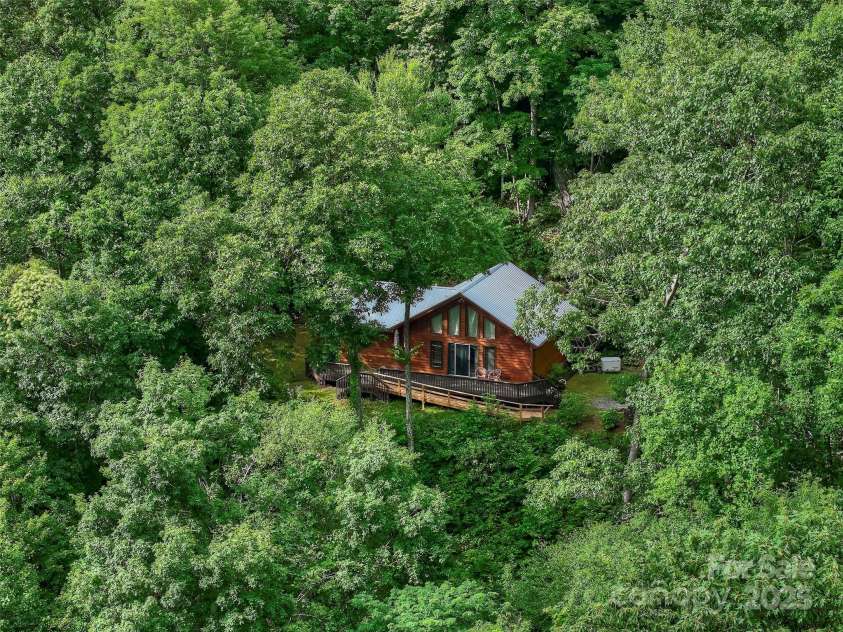 127 Whataview Drive, Whittier, NC 28789.  MLS# CAR4284864, YatesRealty ID 29368. 