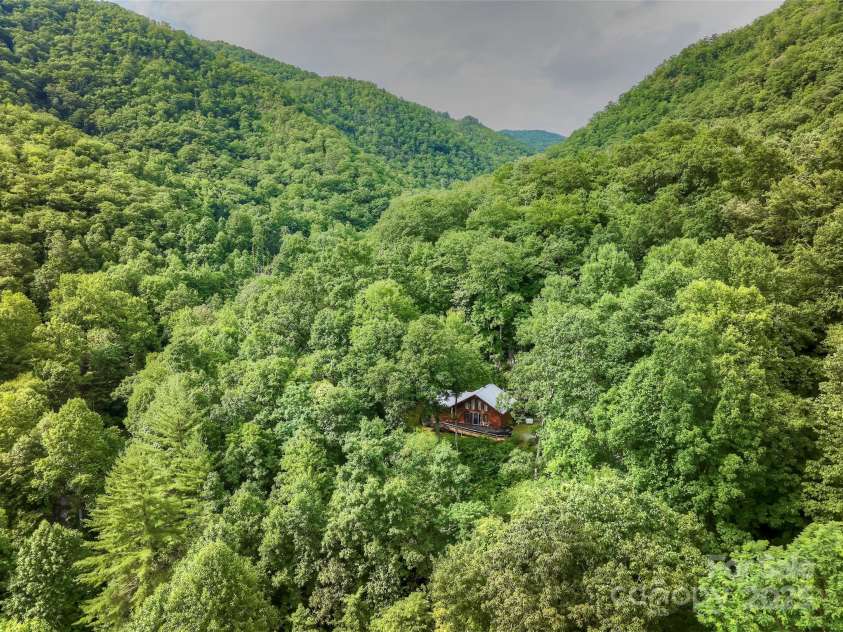 127 Whataview Drive, Whittier, NC 28789.  MLS# CAR4284864, YatesRealty ID 29368. 