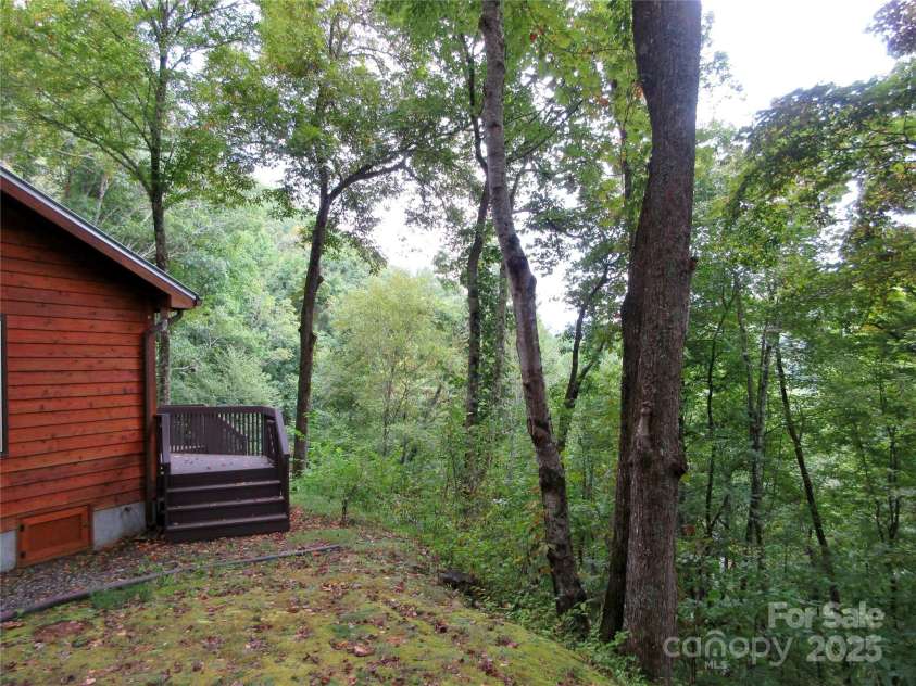 127 Whataview Drive, Whittier, NC 28789.  MLS# CAR4284864, YatesRealty ID 29368. 