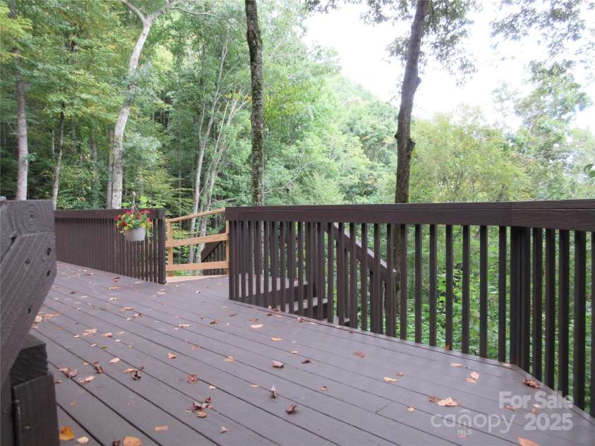 127 Whataview Drive, Whittier, NC 28789.  MLS# CAR4284864, YatesRealty ID 29368. 