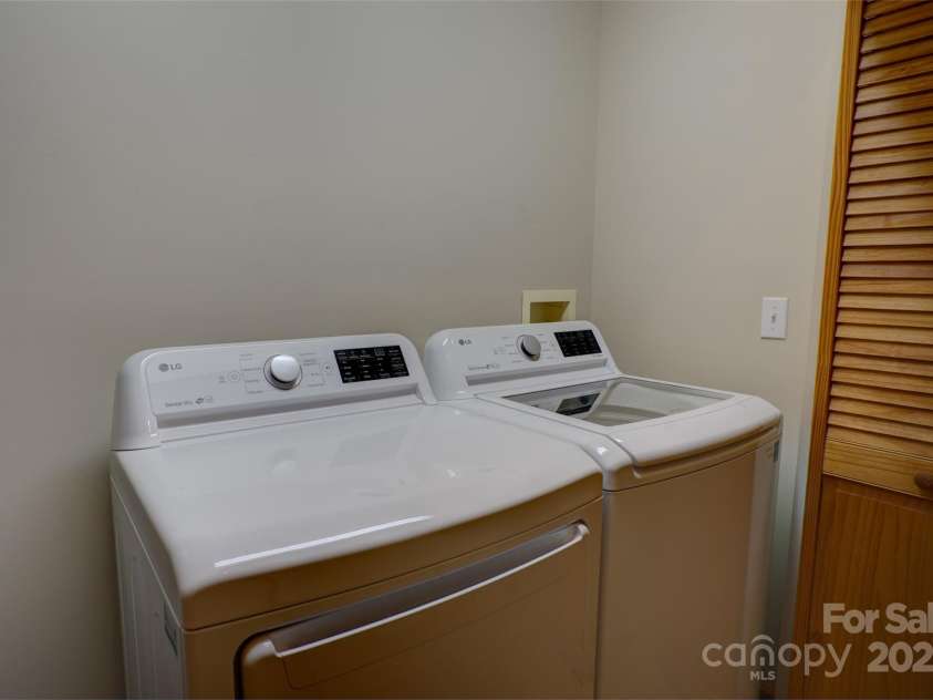 127 Whataview Drive, Whittier, NC 28789.  MLS# CAR4284864, YatesRealty ID 29368. 