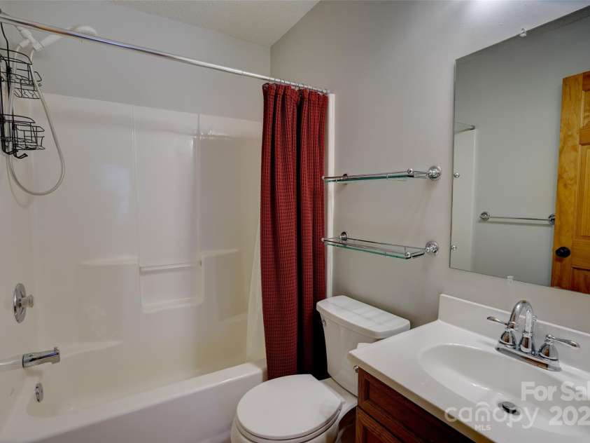 127 Whataview Drive, Whittier, NC 28789.  MLS# CAR4284864, YatesRealty ID 29368. 