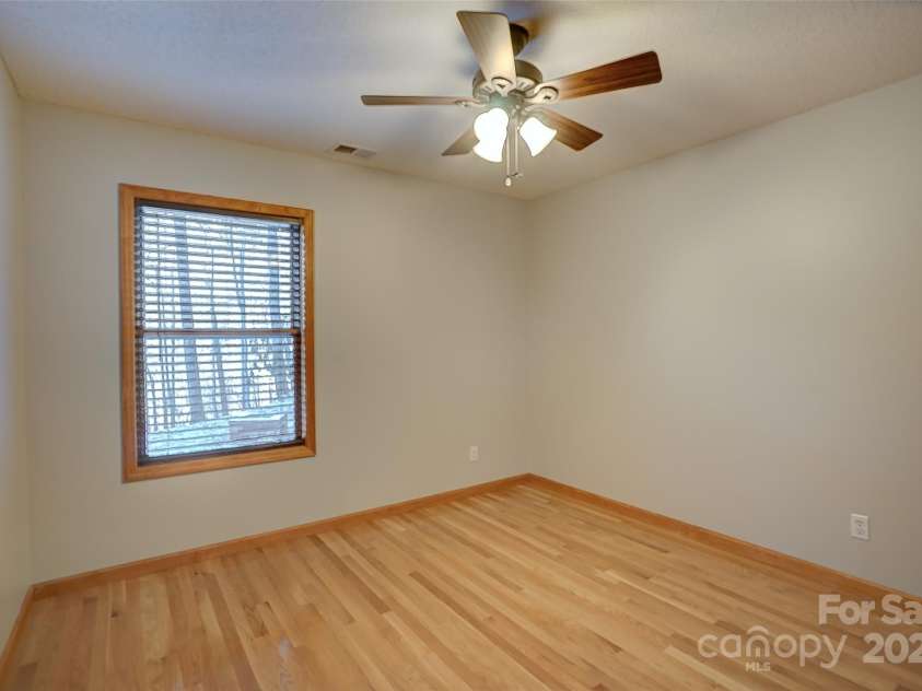 127 Whataview Drive, Whittier, NC 28789.  MLS# CAR4284864, YatesRealty ID 29368. 