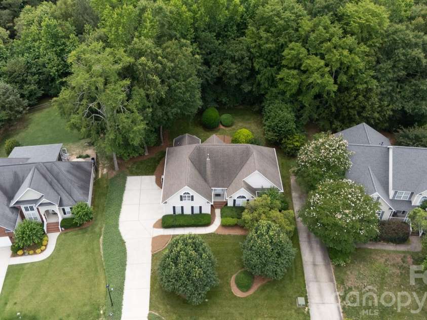 2067 Winding Oak Road, Rock Hill, SC 29732.  MLS# CAR4392136, YatesRealty ID 29371. 