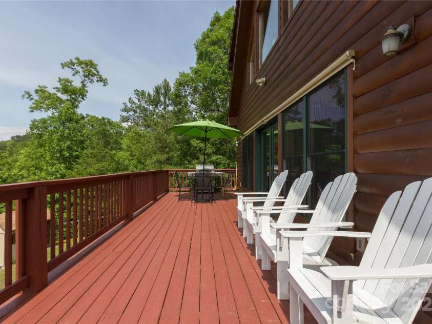 206 Legend Drive, Mill Spring, NC 28756.  MLS# CAR4279998, YatesRealty ID 29374. 