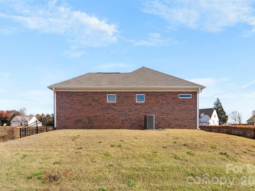 3069 Founding Fathers Drive, Gastonia, NC 28056.  MLS# CAR4389202, YatesRealty ID 29374. 