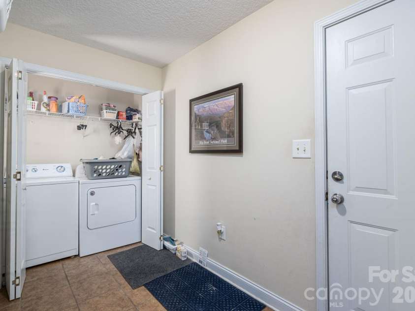 104 Lakewood Drive, Kings Mountain, NC 28086.  MLS# CAR4338504, YatesRealty ID 2938. Mud Room/Laundry Room