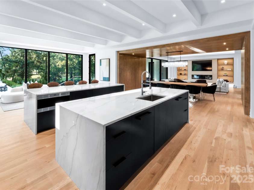 2116 Woodhaven Road, Charlotte, NC 28211.  MLS# CAR4186147, YatesRealty ID 2938. Double islands with natural quartzite countertops