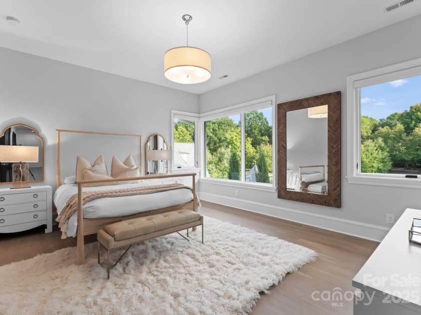 2116 Woodhaven Road, Charlotte, NC 28211.  MLS# CAR4186147, YatesRealty ID 2938. Upper level guest bedroom #5 with ensuite bathroom and custom walk-in closet