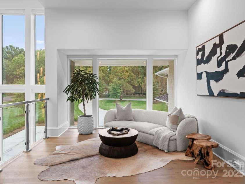 2116 Woodhaven Road, Charlotte, NC 28211.  MLS# CAR4186147, YatesRealty ID 2938. Upper level landing area