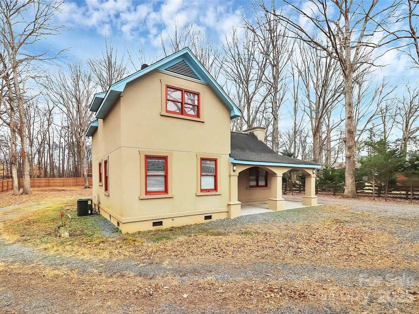 2805 Leisure Drive, Waxhaw, NC 28173.  MLS# CAR4332772, YatesRealty ID 2938. 