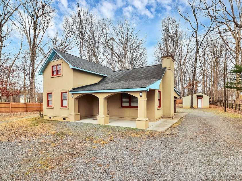 2805 Leisure Drive, Waxhaw, NC 28173.  MLS# CAR4332772, YatesRealty ID 2938. 