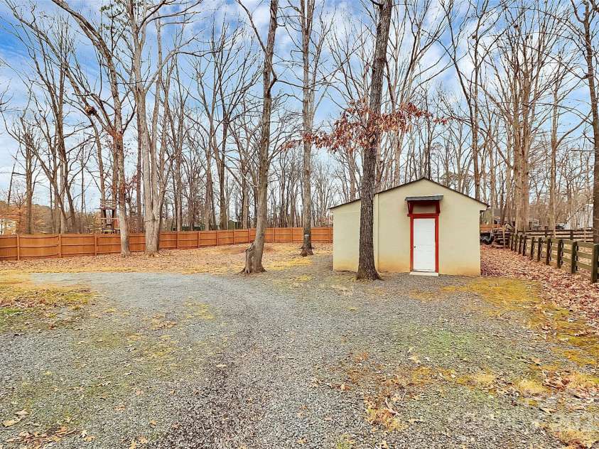 2805 Leisure Drive, Waxhaw, NC 28173.  MLS# CAR4332772, YatesRealty ID 2938. 