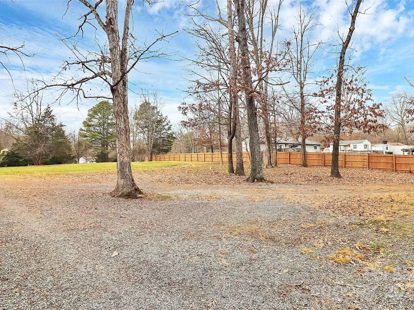 2805 Leisure Drive, Waxhaw, NC 28173.  MLS# CAR4332772, YatesRealty ID 2938. 