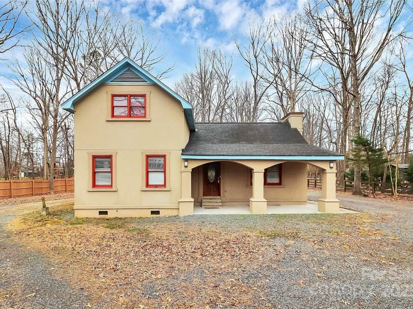 2805 Leisure Drive, Waxhaw, NC 28173.  MLS# CAR4332772, YatesRealty ID 2938. 