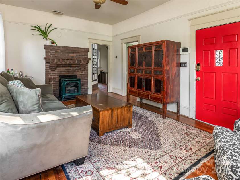 62 Bartlett Street, Asheville, NC 28801.  MLS# CAR4270919, YatesRealty ID 29380. 