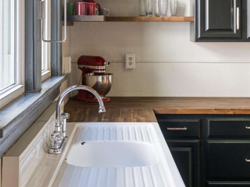 62 Bartlett Street, Asheville, NC 28801.  MLS# CAR4270919, YatesRealty ID 29380. 