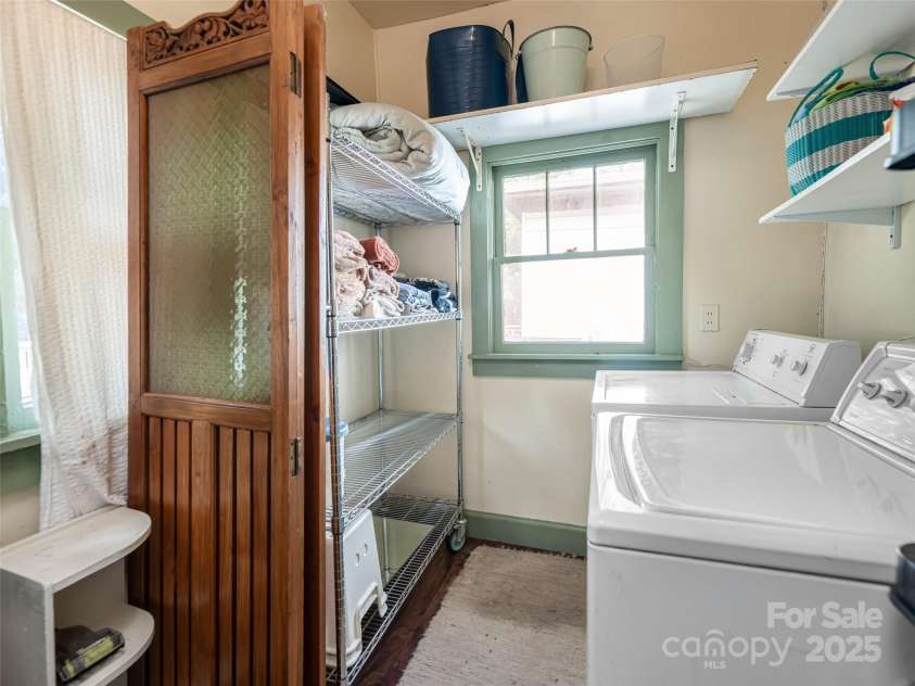 62 Bartlett Street, Asheville, NC 28801.  MLS# CAR4270919, YatesRealty ID 29380. 