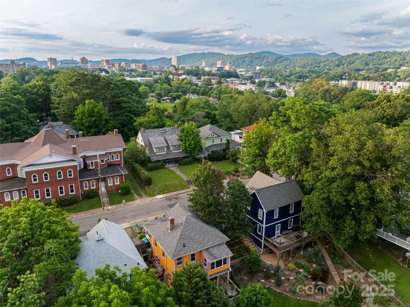 62 Bartlett Street, Asheville, NC 28801.  MLS# CAR4270919, YatesRealty ID 29380. 
