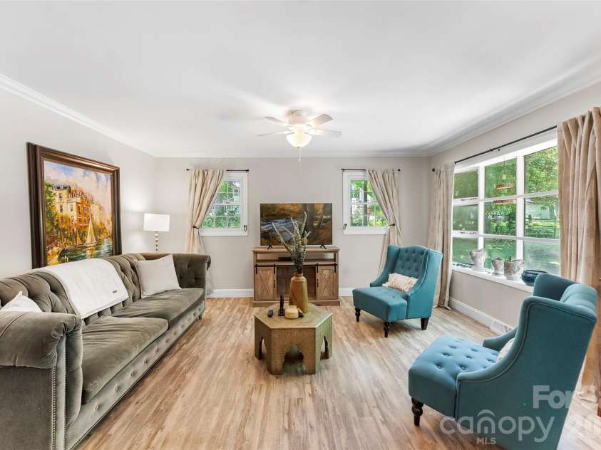 8519 Franklin Street, Mount Pleasant, NC 28124.  MLS# CAR4382857, YatesRealty ID 29380. Beautiful natural light in the living room. 