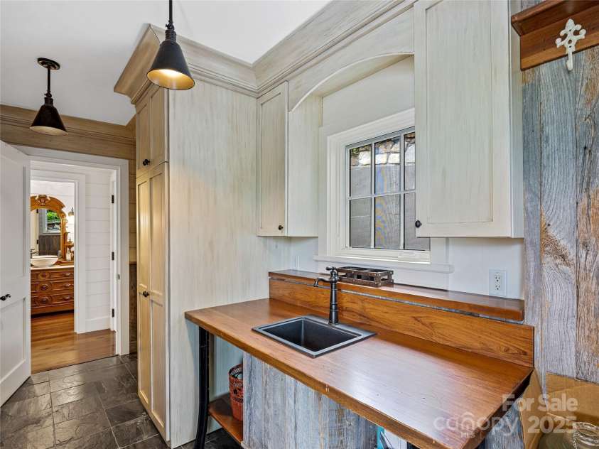 156 Quartz Mine Road, Lake Toxaway, NC 28747.  MLS# CAR4281911, YatesRealty ID 29382. 