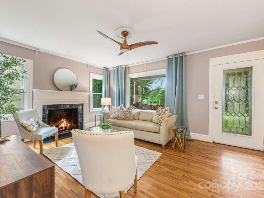 3009 Shenandoah Avenue, Charlotte, NC 28205.  MLS# CAR4281284, YatesRealty ID 29383. 
