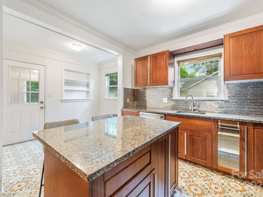 3009 Shenandoah Avenue, Charlotte, NC 28205.  MLS# CAR4281284, YatesRealty ID 29383. 