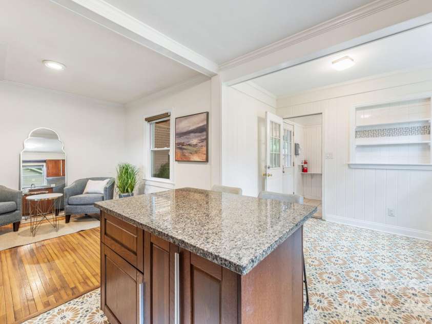 3009 Shenandoah Avenue, Charlotte, NC 28205.  MLS# CAR4281284, YatesRealty ID 29383. 