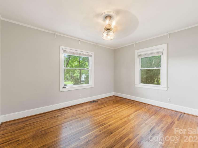 3009 Shenandoah Avenue, Charlotte, NC 28205.  MLS# CAR4281284, YatesRealty ID 29383. 
