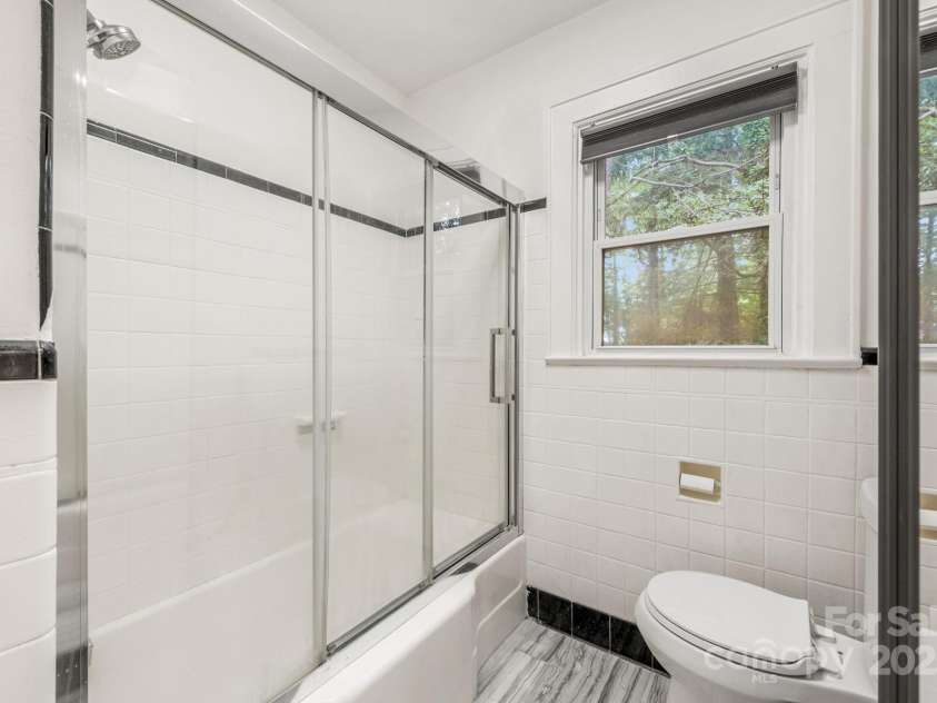 3009 Shenandoah Avenue, Charlotte, NC 28205.  MLS# CAR4281284, YatesRealty ID 29383. 