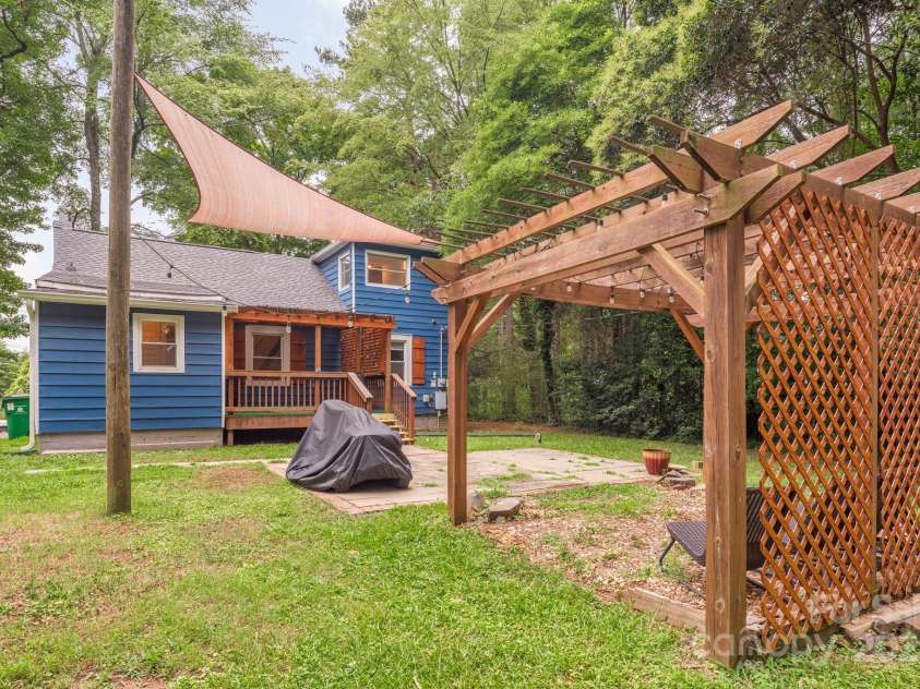 3009 Shenandoah Avenue, Charlotte, NC 28205.  MLS# CAR4281284, YatesRealty ID 29383. 