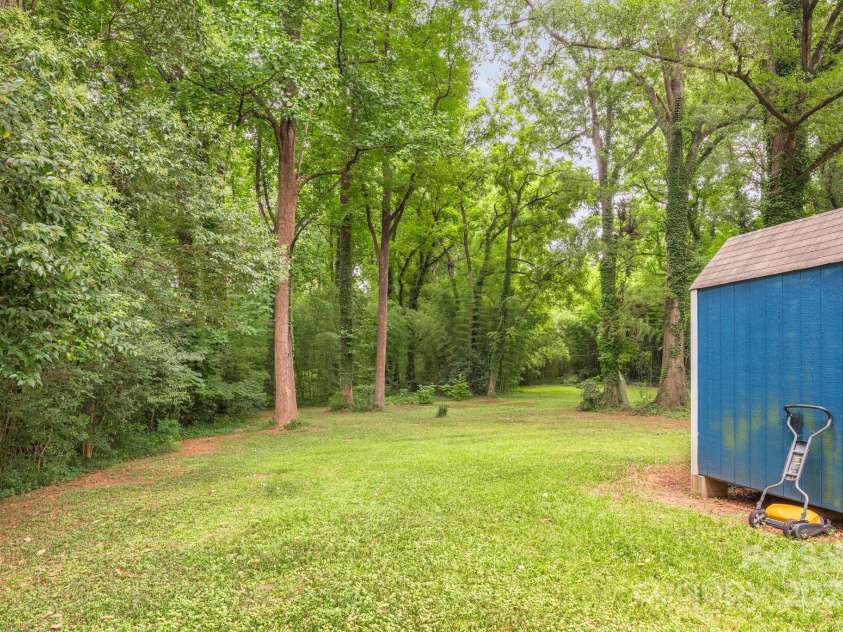 3009 Shenandoah Avenue, Charlotte, NC 28205.  MLS# CAR4281284, YatesRealty ID 29383. 