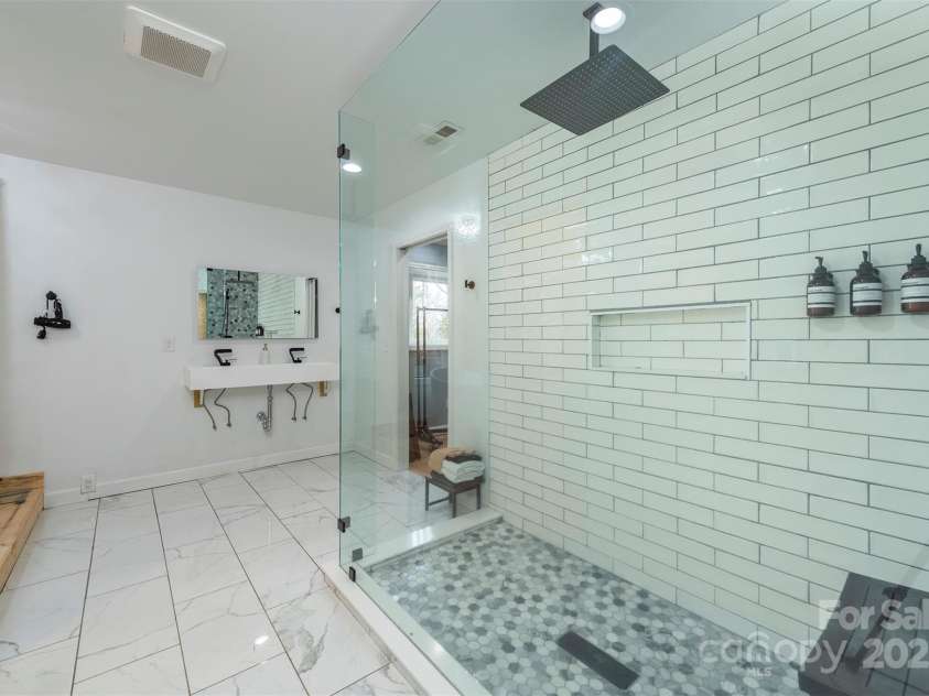 269 Newfound Road, Leicester, NC 28748.  MLS# CAR4282696, YatesRealty ID 29384. 