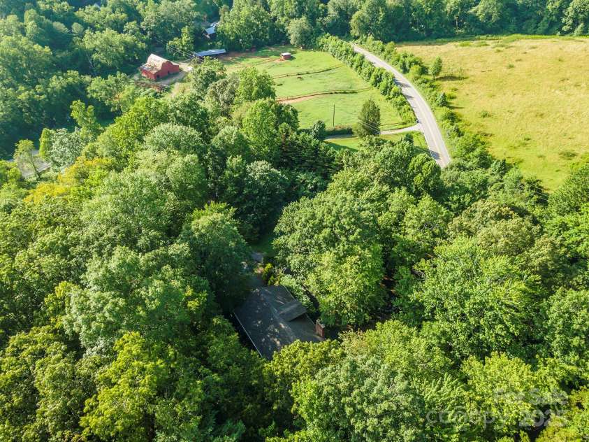 269 Newfound Road, Leicester, NC 28748.  MLS# CAR4282696, YatesRealty ID 29384. 