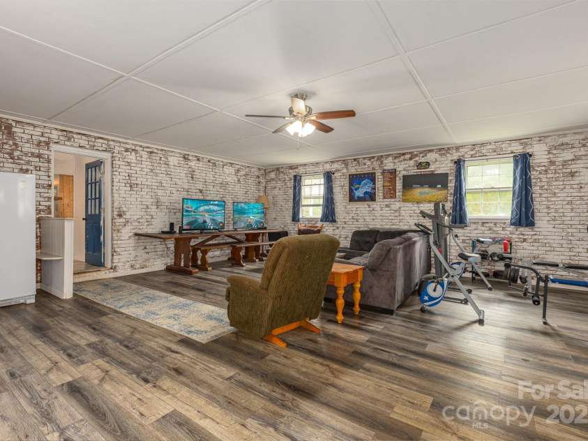 310 Yarbro Road, Kings Mountain, NC 28086.  MLS# CAR4265622, YatesRealty ID 29385. Family Room