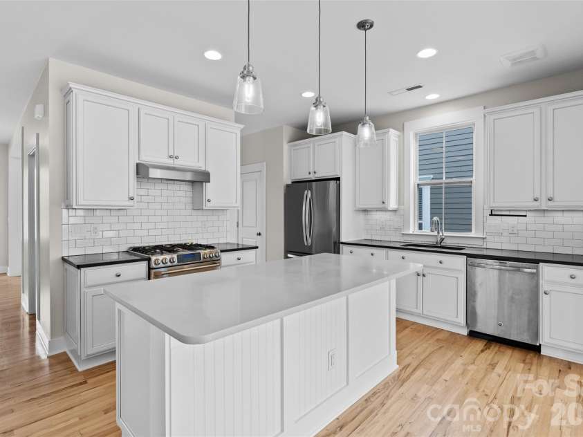 664 Bluff Loop Road, Rock Hill, SC 29730.  MLS# CAR4387398, YatesRealty ID 29385. Gourmet Kitchen