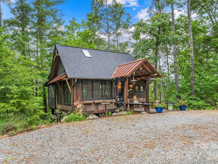 130 Settlement Ridge Drive, Marion, NC 28752.  MLS# CAR4388960, YatesRealty ID 29389. 