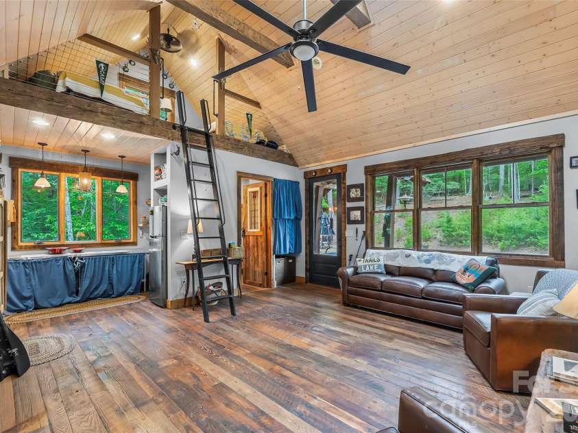130 Settlement Ridge Drive, Marion, NC 28752.  MLS# CAR4388960, YatesRealty ID 29389. 