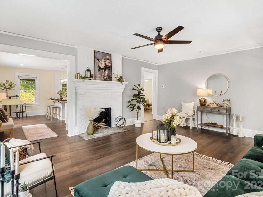 17 Eastview Circle, Asheville, NC 28806.  MLS# CAR4212720, YatesRealty ID 2939. 