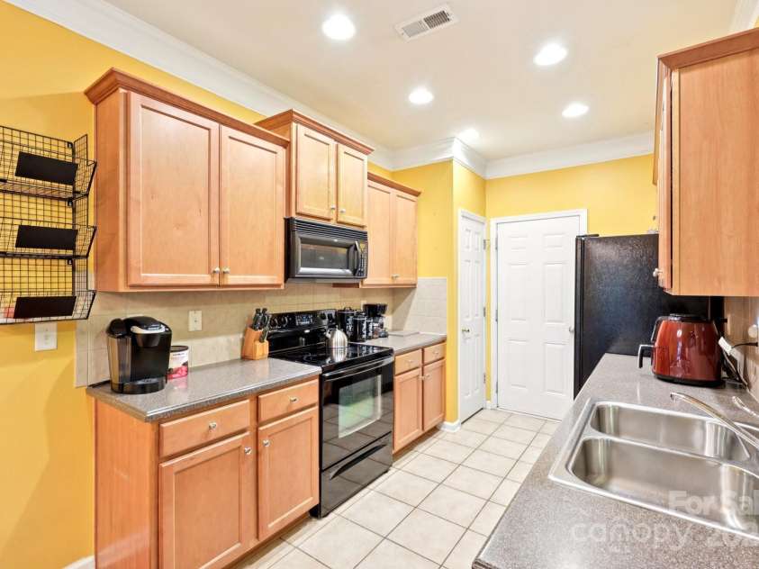 14018 Drake Watch Lane, Charlotte, NC 28262.  MLS# CAR4268044, YatesRealty ID 29391. 