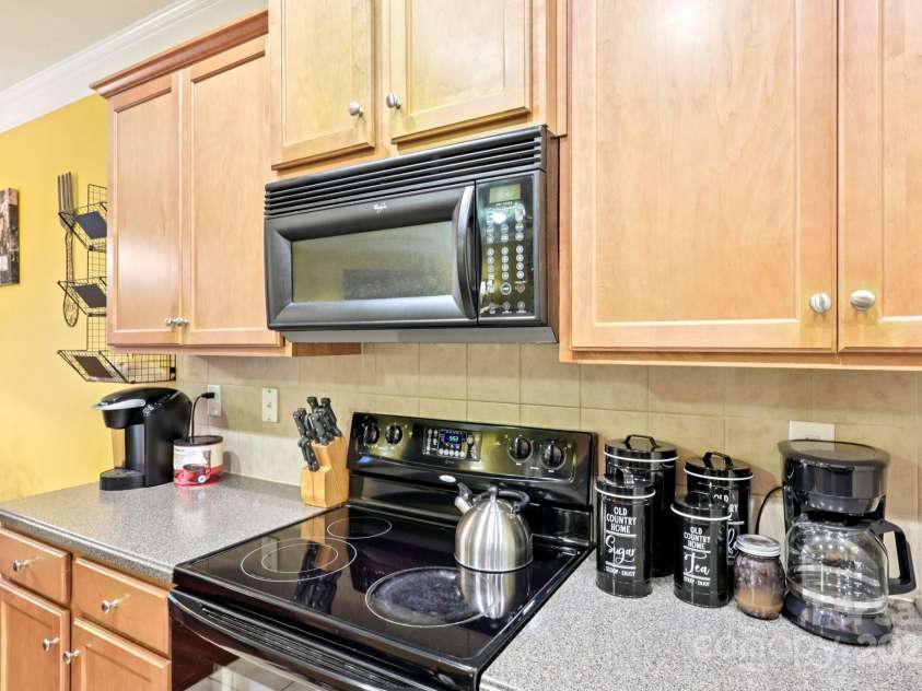 14018 Drake Watch Lane, Charlotte, NC 28262.  MLS# CAR4268044, YatesRealty ID 29391. 