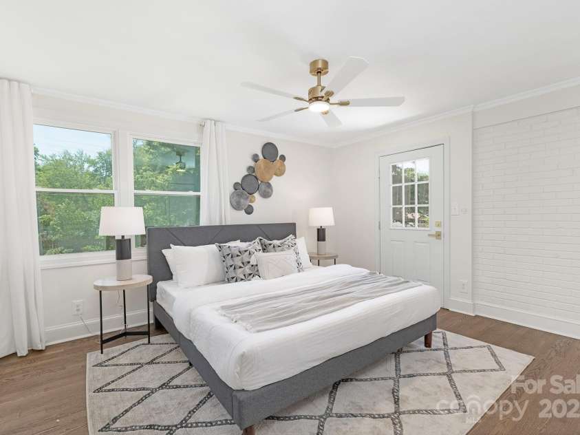 2324 Amesbury Avenue, Charlotte, NC 28205.  MLS# CAR4277743, YatesRealty ID 29392. 