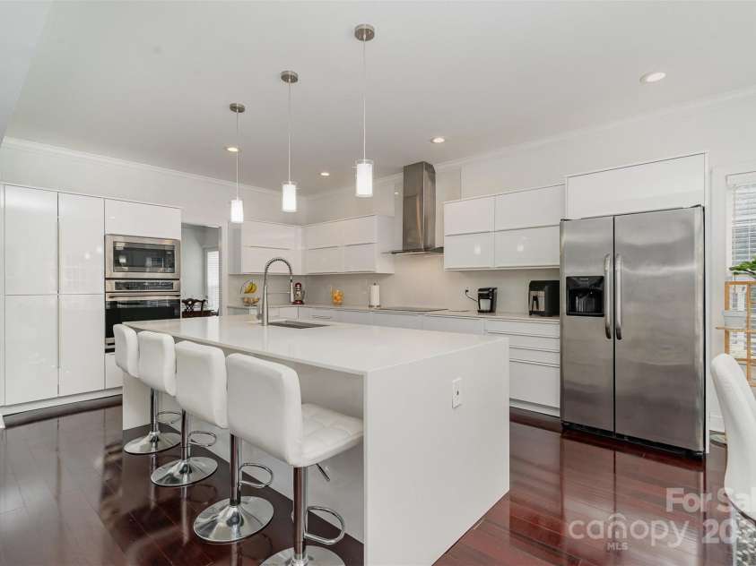 10929 Valley Spring Drive, Charlotte, NC 28277.  MLS# CAR4281296, YatesRealty ID 29393. 