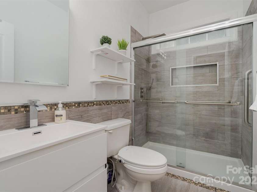 10929 Valley Spring Drive, Charlotte, NC 28277.  MLS# CAR4281296, YatesRealty ID 29393. 