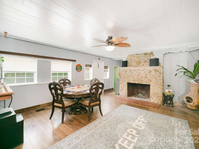 5331 Beam Lake Drive, Charlotte, NC 28216.  MLS# CAR4283101, YatesRealty ID 29394. 