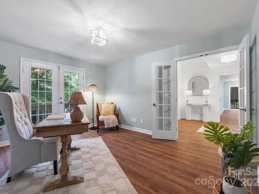 5206 Dunrobin Lane, Charlotte, NC 28226.  MLS# CAR4282900, YatesRealty ID 29395. 